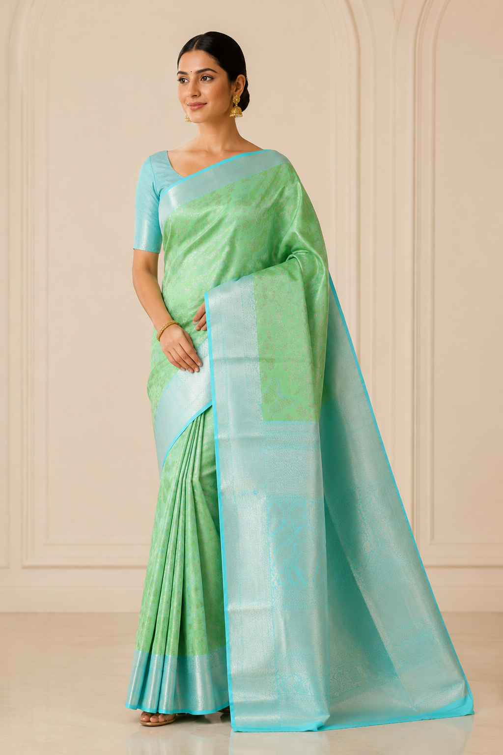 Model wearing the saree for SKU GWS26348