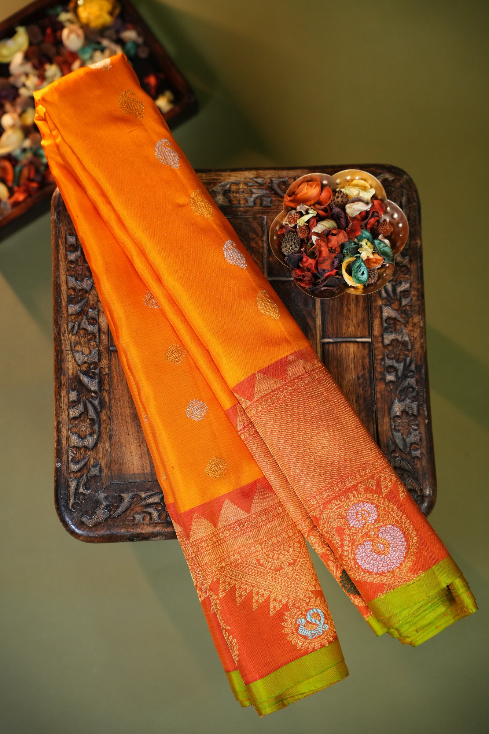 Orange & Gold Gadwal Pure Silk Meenakari Turning Border – GWS27234