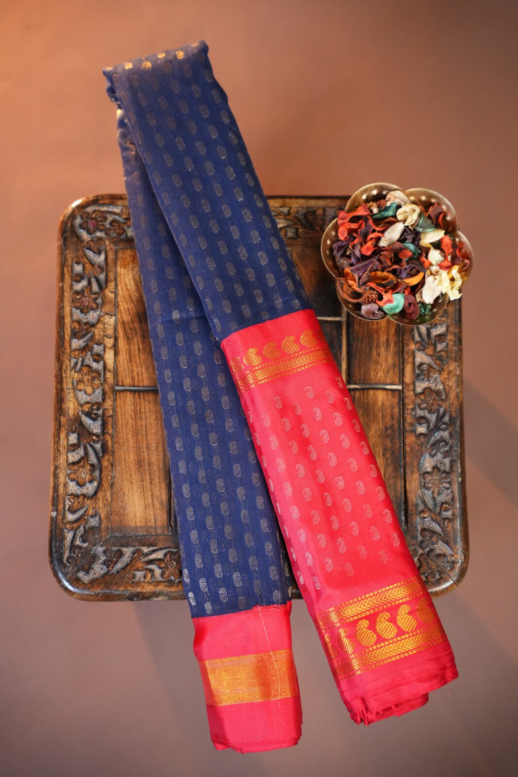 Red & Navy Gadwal Cotton Saree – GWS31731