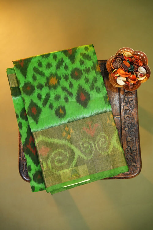 Gold & Emerald Green Pochampally Ikkat (SICO) Saree – GWS33149