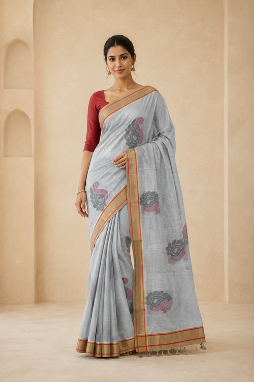 Model wearing the saree for SKU GWS33264