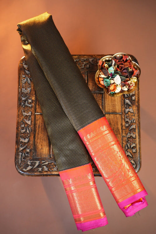 Brown & Red Handloom Saree – GWS35375
